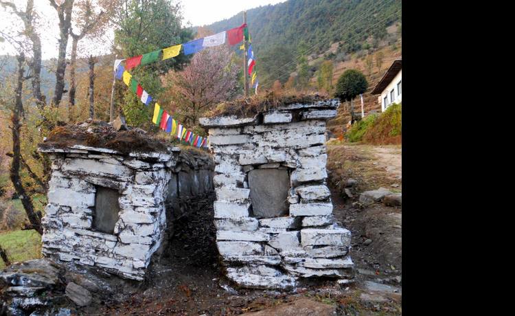 Langtang Valley Trek with Helambu and Gosainkunda Lake